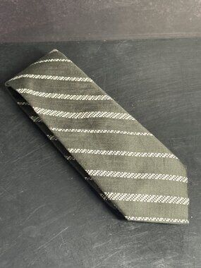 Roundtree & Yorke Slim Green Striped Tie